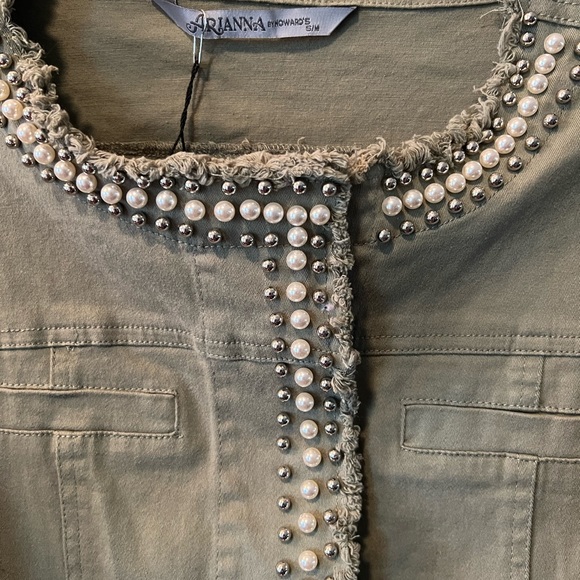 NWT Stunning Arianna by Howard’s Studded Military Green S/M Button Front Raw Hem - Picture 4 of 11